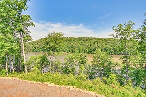 Lake Keowee Getaway: Boat Dock, Deck, Grill!