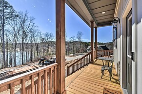 Lake Keowee Getaway: Boat Dock, Deck, Grill!