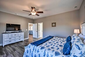 Lake Keowee Getaway: Boat Dock, Deck, Grill!