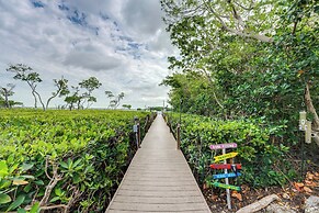 Luxury Key Largo Home w/ Guest House & Pool!