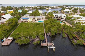 Luxury Key Largo Home w/ Guest House & Pool!