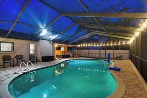 Largo Oasis w/ Pool & Grill: 10 Min to Beach!