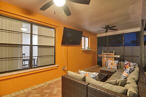 Largo Oasis w/ Pool & Grill: 10 Min to Beach!