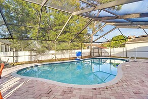 Largo Oasis w/ Pool & Grill: 10 Min to Beach!