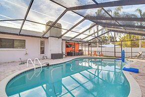 Largo Oasis w/ Pool & Grill: 10 Min to Beach!