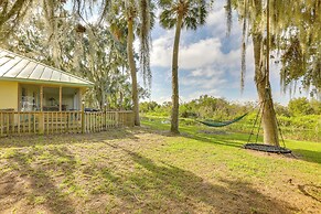 On Lake Istokpoga: Lorida Home w/ Lanai!