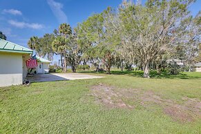 On Lake Istokpoga: Lorida Home w/ Lanai!