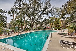 Modern Hilton Head Retreat: Walk to Beach & Golf!