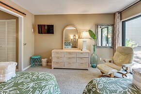 Modern Hilton Head Retreat: Walk to Beach & Golf!