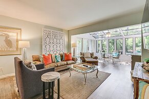 Modern Hilton Head Retreat: Walk to Beach & Golf!