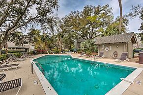 Modern Hilton Head Retreat: Walk to Beach & Golf!