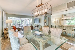 Modern Hilton Head Retreat: Walk to Beach & Golf!