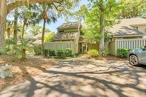Modern Hilton Head Retreat: Walk to Beach & Golf!