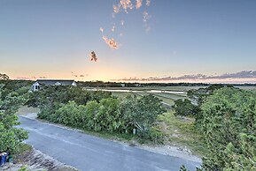 Pawleys Island House, - Steps to Beach & Creek!