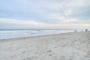 Oceanfront Myrtle Beach Condo w/ Resort Pool!