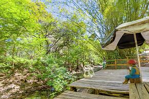 Fire Pit & Boat Dock: Peaceful Dunnellon Cabin!