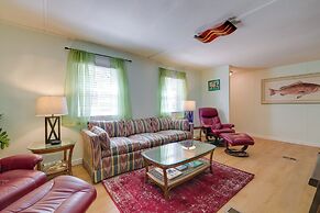 Fire Pit & Boat Dock: Peaceful Dunnellon Cabin!