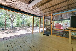 Fire Pit & Boat Dock: Peaceful Dunnellon Cabin!