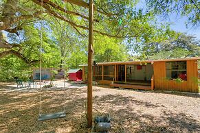 Fire Pit & Boat Dock: Peaceful Dunnellon Cabin!