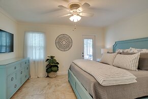 Naples Paradise w/ Grill, 1 Mi to Vanderbilt Beach