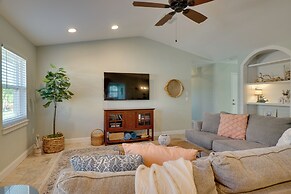 Naples Paradise w/ Grill, 1 Mi to Vanderbilt Beach