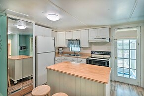 Peaceful Satsuma Escape w/ Dunns Creek Access