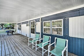 Peaceful Satsuma Escape w/ Dunns Creek Access