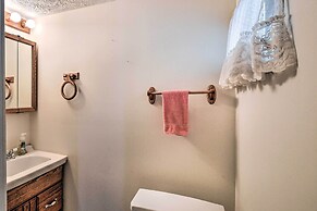 Peaceful Satsuma Escape w/ Dunns Creek Access