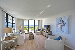 Resort Condo With Balcony & Stunning Ocean Views!