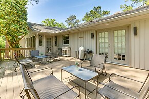 Sea Pines Resort Escape w/ Deck ~ 2 Mi to Beach!