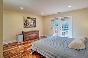 Sea Pines Resort Escape w/ Deck ~ 2 Mi to Beach!
