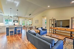 Sea Pines Resort Escape w/ Deck ~ 2 Mi to Beach!