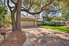 Sea Pines Resort Escape w/ Deck ~ 2 Mi to Beach!