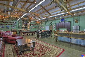 Saint Matthews Outlaw Gameroom w/ Fire Pit!