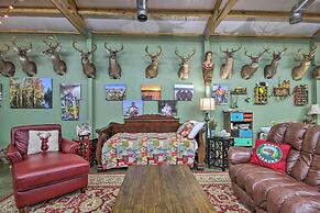 Saint Matthews Outlaw Gameroom w/ Fire Pit!