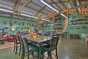 Saint Matthews Outlaw Gameroom w/ Fire Pit!