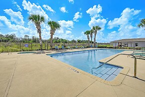 Pet-friendly Gem w/ Yard & Pool Access in Sebring