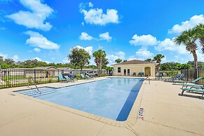 Pet-friendly Gem w/ Yard & Pool Access in Sebring