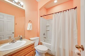 Pet-friendly Gem w/ Yard & Pool Access in Sebring