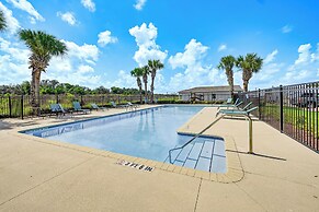 Pet-friendly Gem w/ Yard & Pool Access in Sebring