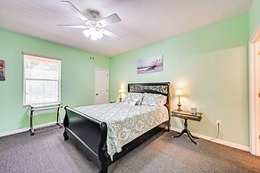 Pet-friendly Gem w/ Yard & Pool Access in Sebring