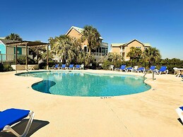 St Helena Island Condo w/ Pool & Beach Access!