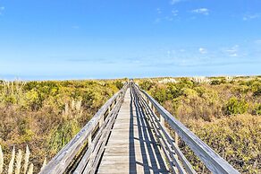 St Helena Island Condo w/ Pool & Beach Access!