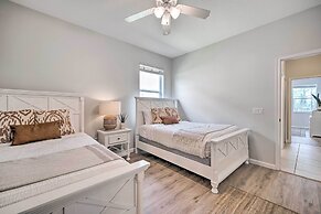12 Mi to Disney: Spacious Resort Home w/ Lanai