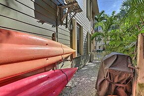 St Pete Beach Getaway - Walk to the Ocean!