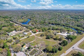 Spacious Arcadia Escape Near Public Boat Ramp