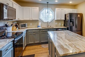 Sunny Pensacola Home w/ Fire Pit & Gas Grill!