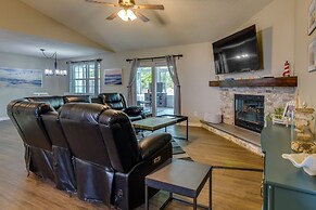 Sunny Pensacola Home w/ Fire Pit & Gas Grill!