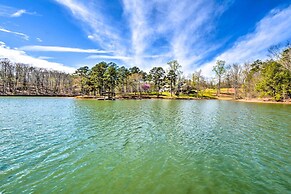 Townville Lake House w/ Private Dock, Kayaks!