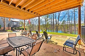 Townville Lake House w/ Private Dock, Kayaks!